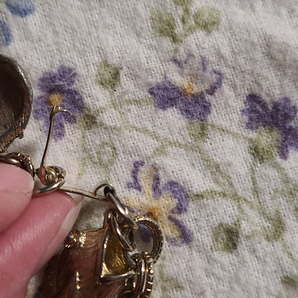 EUC GOLD-TONE NAUTICAL CHARM BRACELET - Picture 6 of 8